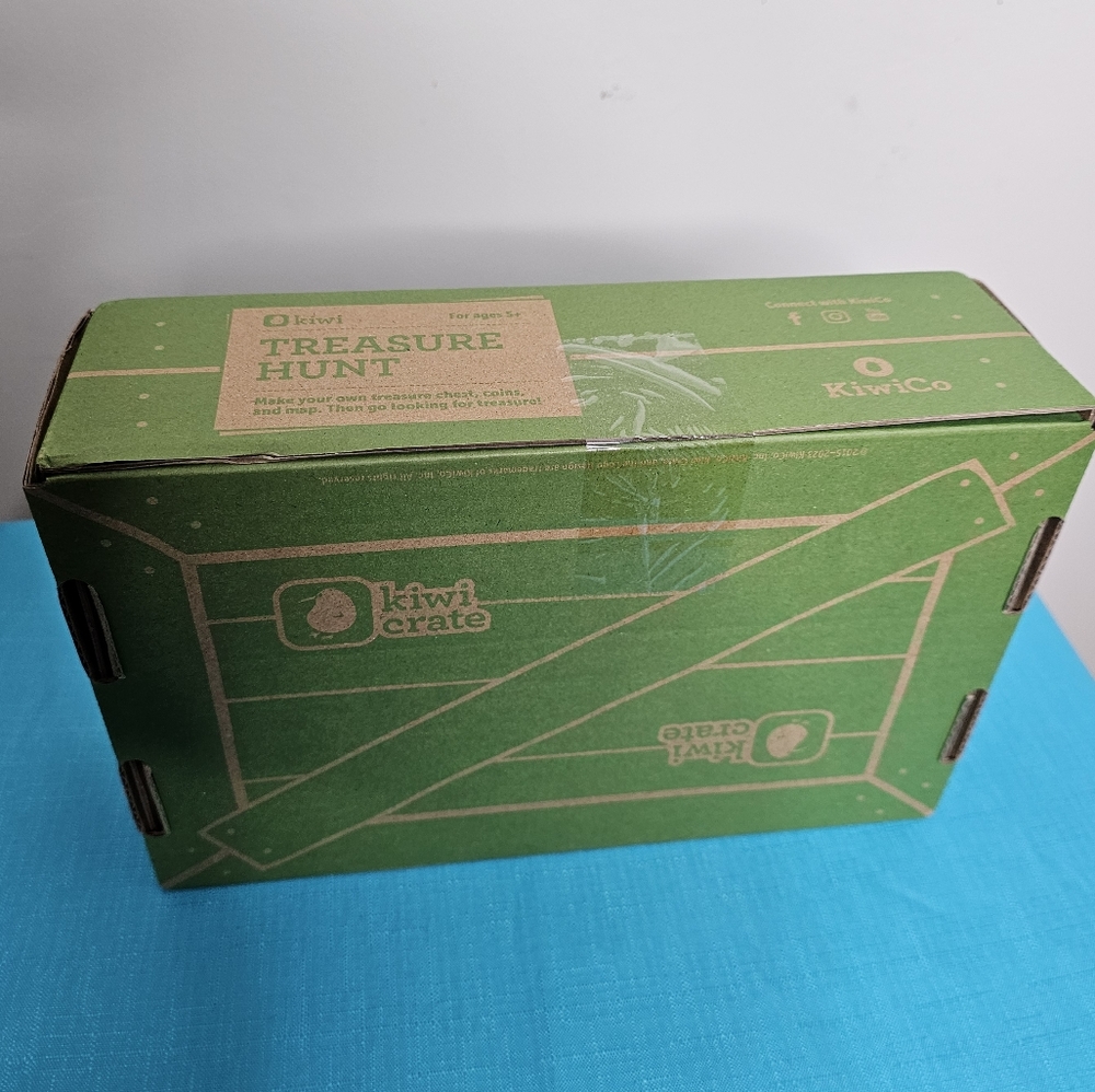 SEALED - kiwico kiwi crate - "Treasure Hunt" box ages 5+
